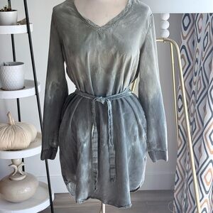 Velvet Heart Tie Dye Ombre Gray Long Sleeve Dress